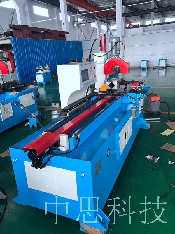 液壓提供的動力很大，壁厚超過10mm的都可以有效切割